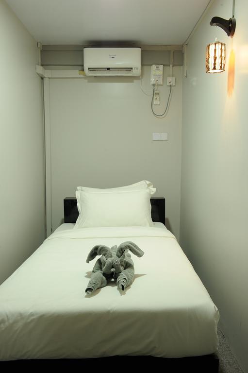 Space Boutique Hostel Yangon Room photo