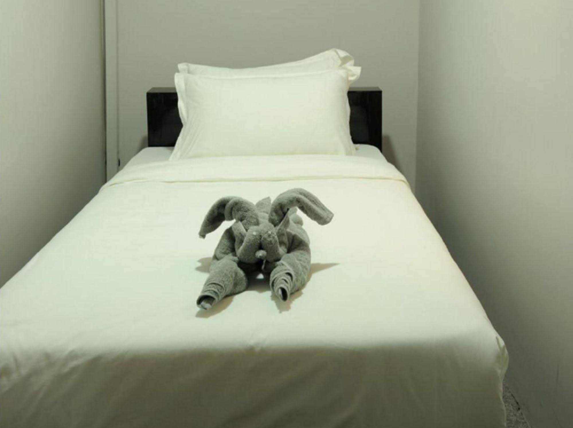 Space Boutique Hostel Yangon Exterior photo