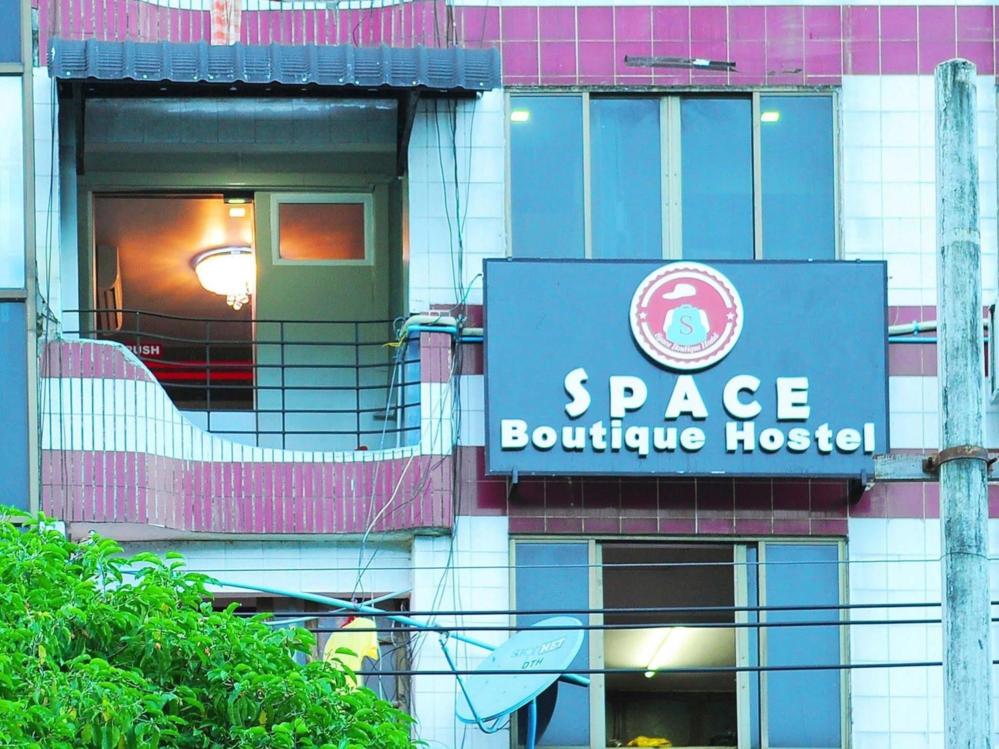Space Boutique Hostel Yangon Exterior photo